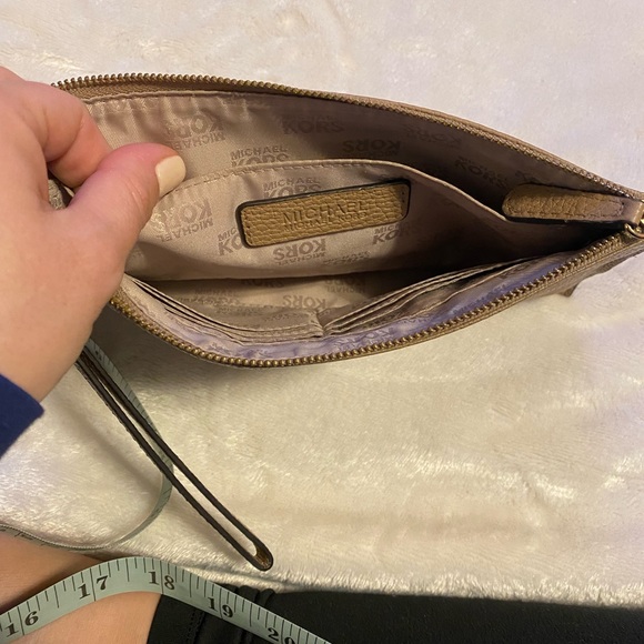 Michael Kors Wrislet - Picture 5 of 6